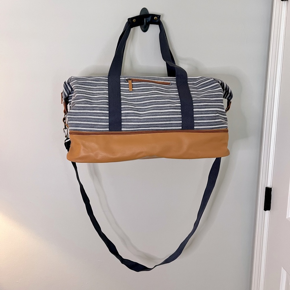 DSW Overnight vinyl duffel bag